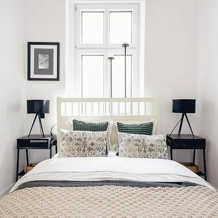 Wozna 14a, 2 Rooms, Self Check In 24h 포즈난