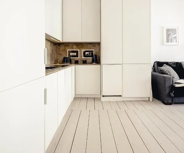 아파트 Wozna 14a, 2 Rooms, Self Check In 24h 포즈난