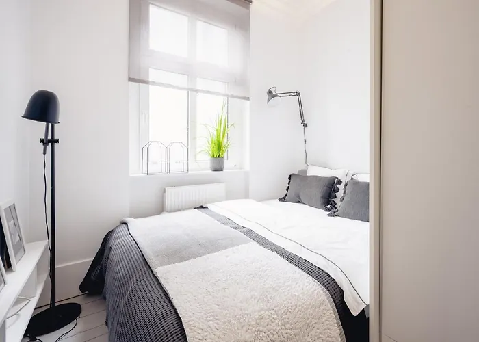 Wozna 14a, 2 Rooms, Self Check In 24h Apartment *