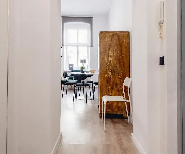 Wozna 14a, 2 Rooms, Self Check In 24h *