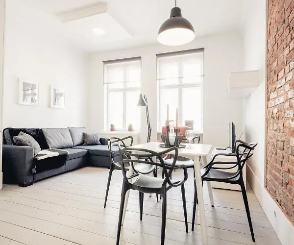 Wozna 14a, 2 Rooms, Self Check In 24h 포즈난