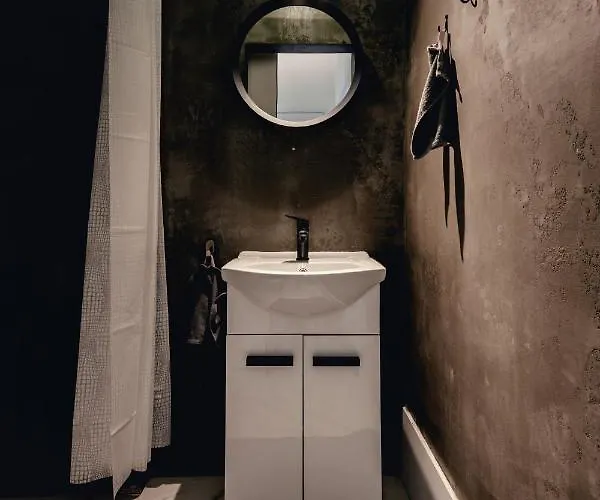 Wozna 14a, 2 Rooms, Self Check In 24h Apartment